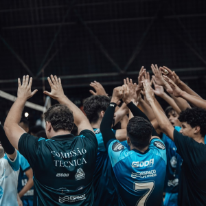 Equipe de Vôlei do Uirapuru sub 17 em partida pela Liga Paulista 2025 - Foto: Luisa Raposo