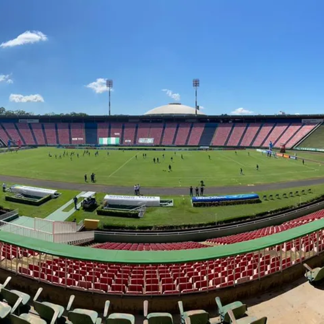 Estádio Parque do Sabiá; Uberlândia x América-MG; Mineiro — Foto: Arcênio Corrêa