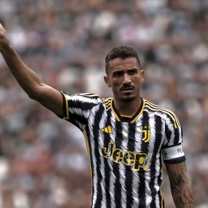 Danilo em ação pela Juventus — Foto: Federico Tardito/Mondadori Portfolio via Getty Images