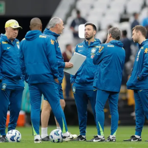 Carlo e Davide Ancelotti na Seleção Brasileira (Foto: Reprodução/Instagram)