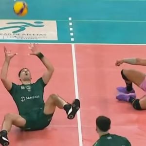 Sentado, Everaldo protagonizou lance inusitado - Foto:  SporTV/Reprodução