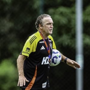 Técnico Guga não conta com nove jogadores para enfrentar o Caracas nesta quarta-feira - Foto Pedro Souza/Atlético