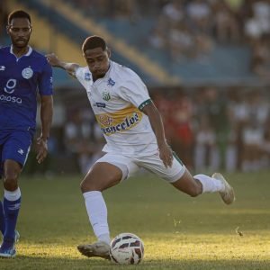 Uberlândia durante compromisso contra o Goiatuba pela Série D do Brasileiro - Foto: Matheus Dutra/UEC Divulgação