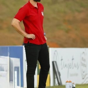 Vitor Bill no comando técnico da Patrocinense em 2025 - Foto: Instagram do Treinador