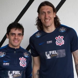 Fagner (esq) e Cássio (dir) construíram uma idolatria com a camisa do Corinthians