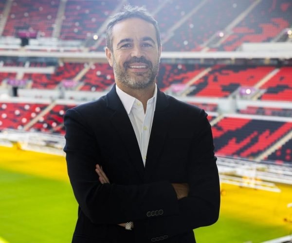 Cruzeiro avança no mercado e encaminha chegada de Artur Jorge para novo ciclo competitivo