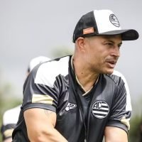 Alex transforma o Athletic em três semanas e conduz campanha histórica na Copa do Brasil