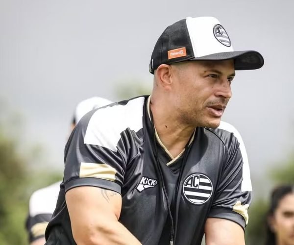 Alex transforma o Athletic em três semanas e conduz campanha histórica na Copa do Brasil