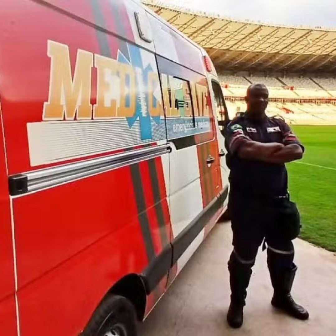 Ex-goleiro Glaysson, trabalha atuamente como mototorista de Ambulância em Belo Horizonte - Foto: Acervo pessoal de Glaysson