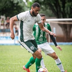 Uberlândia realiza jogo-treino contra a Francana para ajustes finais antes do Mineiro