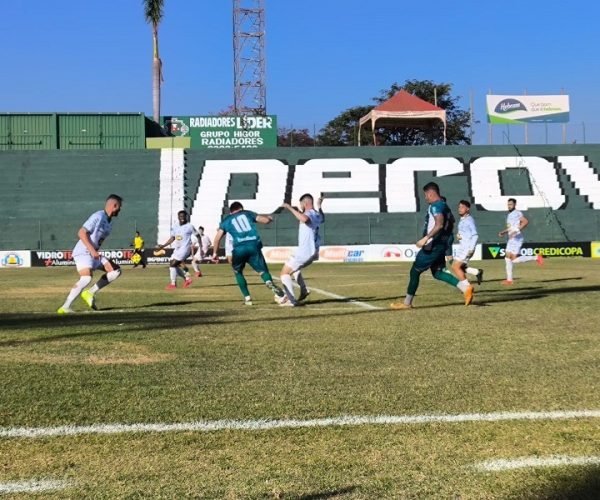 A equipe do Mamoré empatou em 0 a0 diante do Ipatinga em partida que a torcida do Sapo vaiou muito a própria equipe. - Foto: agesporte.com.br