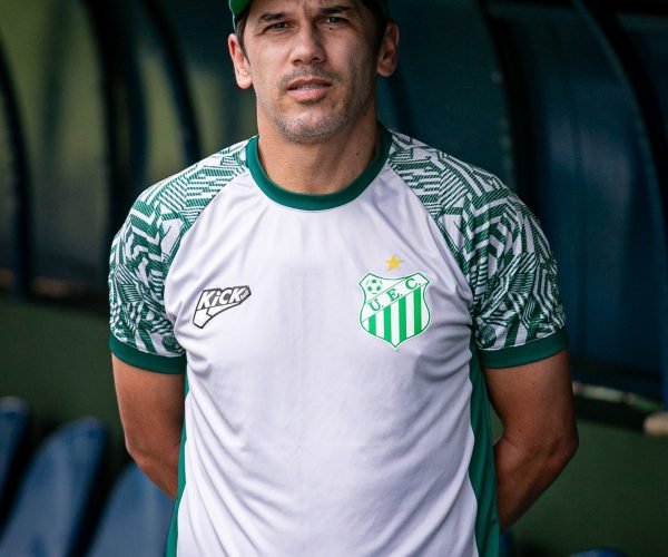 Técnico Lúcio Flávio - Foto: @mancheteesportiva
