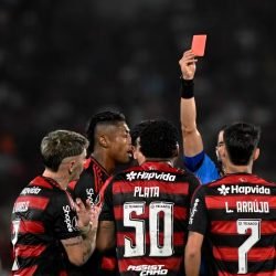 A expulsão do jogador Plata gerou muita revolta por parte do Flamengo - Foto: André Durão/ge