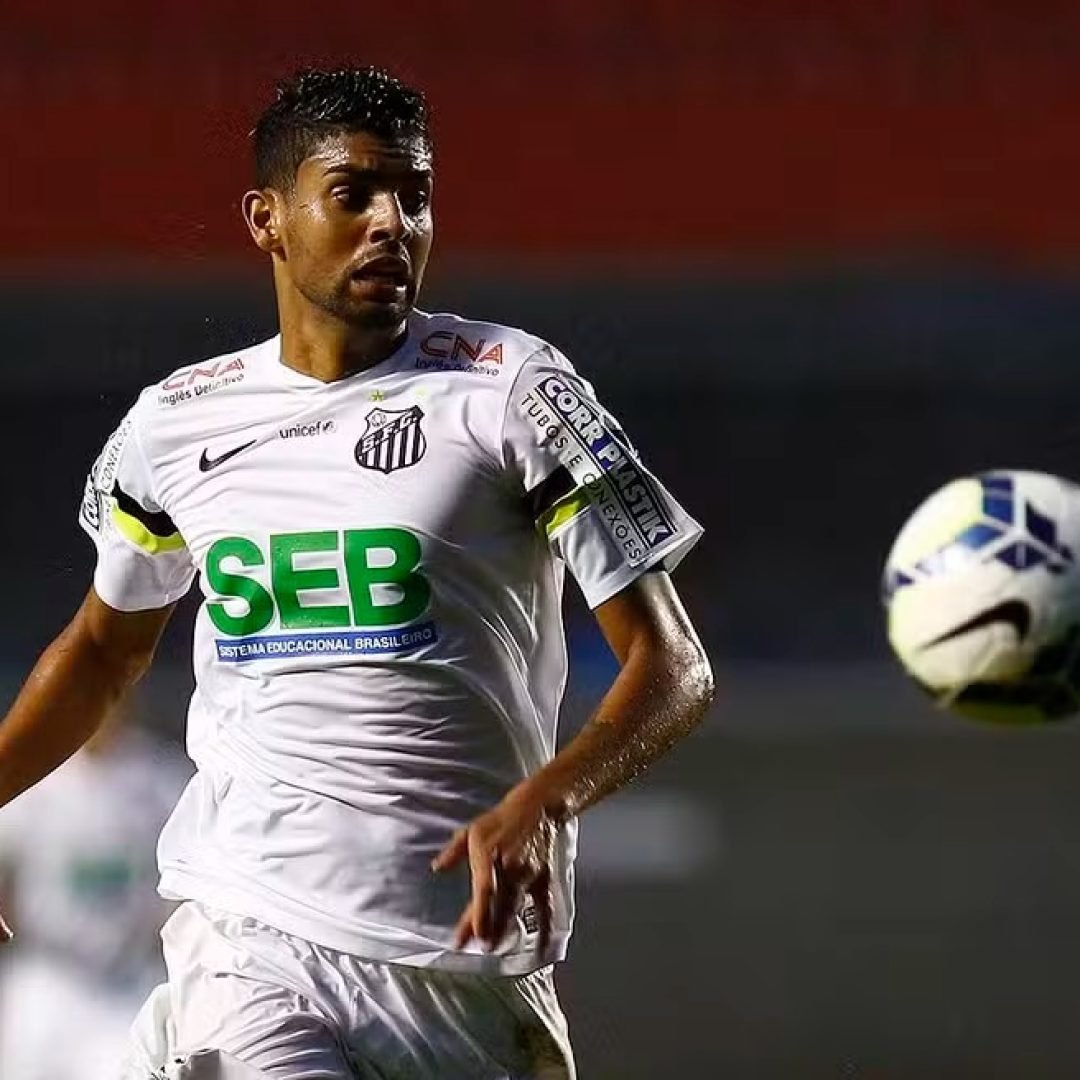 Stéfano Yuri atuando pelo Santos FC - Foto: Ricardo Saibun / Divulgação Santos FC