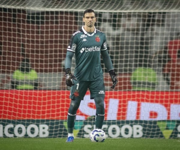 Vasco revela laudo médico que comprova lesão em Léo Jardim e questiona decisão arbitrária no jogo contra o Internacional