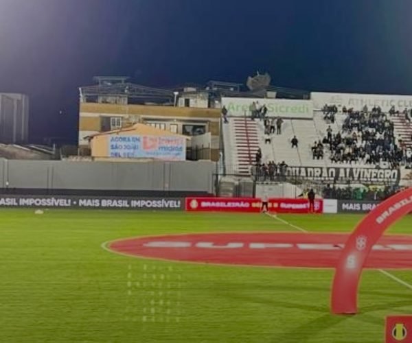 Arquibancada recém construída na Arena Sicred, Estádio do Atlhetic gerou conflito entre o clube e uma vizinha da Arena - Foto: @sjddnews