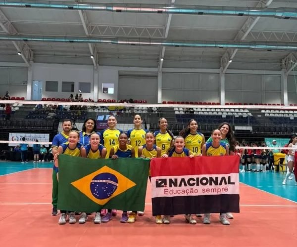 Uberabense Duda, a primeira agachada da esquerda para a direita - Foto: @oficial.jemg