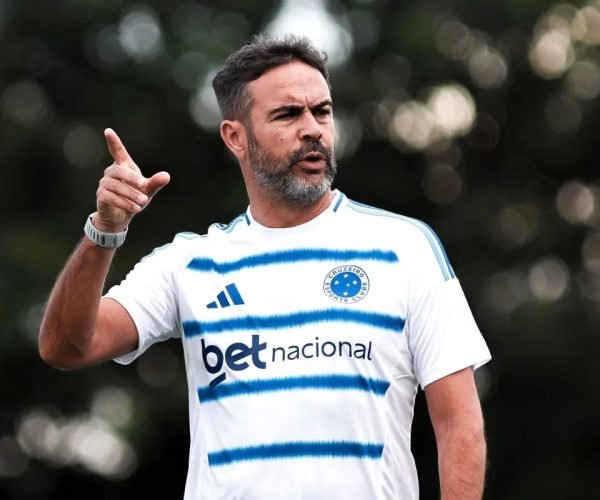 Artur Jorge inicia trabalhos no Cruzeiro - Foto: Gustavo Martins/Cruzeiro