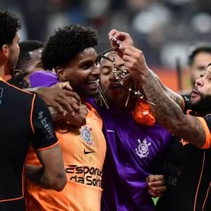 Goleiro Hugo Souza goleiro do Corinthians grande heroi da classificação para a final da Copa do Brasil - Foto: Marcos Ribolli