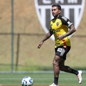 Dudu enfrenta o Cruzeiro pela primeira vez depois de polêmica passagem pela Raposa - Foto: Pedro Souza/Atlético