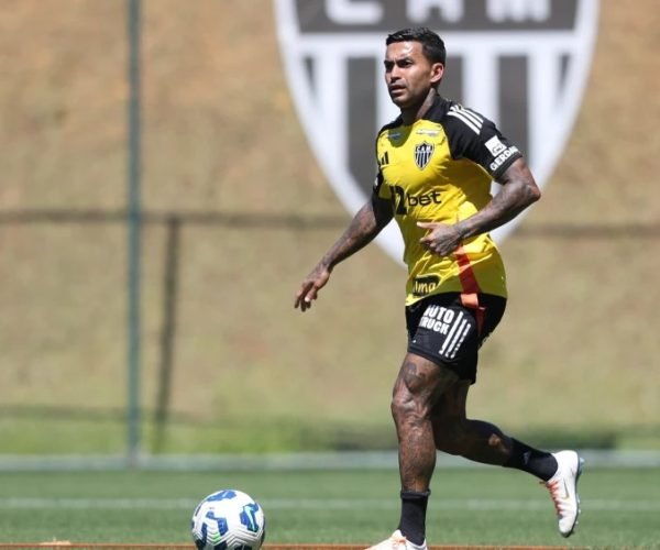 Dudu enfrenta o Cruzeiro pela primeira vez depois de polêmica passagem pela Raposa - Foto: Pedro Souza/Atlético