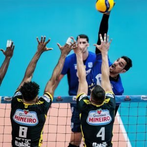 O Praia Clube (de preto) foi superado pelo Minas pelo Mineiro de Vôlei Masculino 2025 - Foto: Hedgard Moraes/Minas Tênis Clube