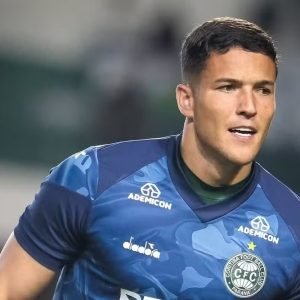 Goleiro que passou pela base da SEMEL Varginha pode entrar no Gjinness World Records