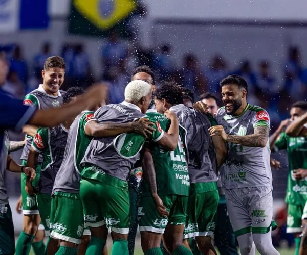 Uberlândia vence o CSA por 2 a 0, fecha o confronto em 3 a 0 e garante acesso à Série C do Campeonato Brasileiro de 2027 - Foto: Renato Alexandre