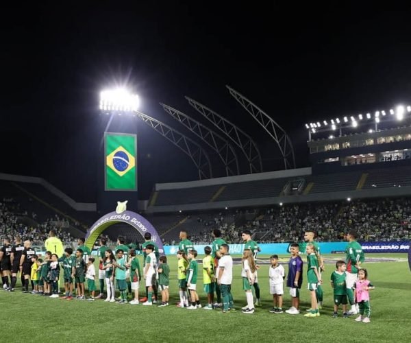 Palmeiras vence o Fluminense, mas erro no tiro de saída gera debate sobre arbitragem na Série A
