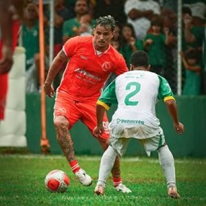 Ex atacante do Cruzeiro Edu vestindo a camisa do Mointanhês de Ervália - Foto: Lara Mendes