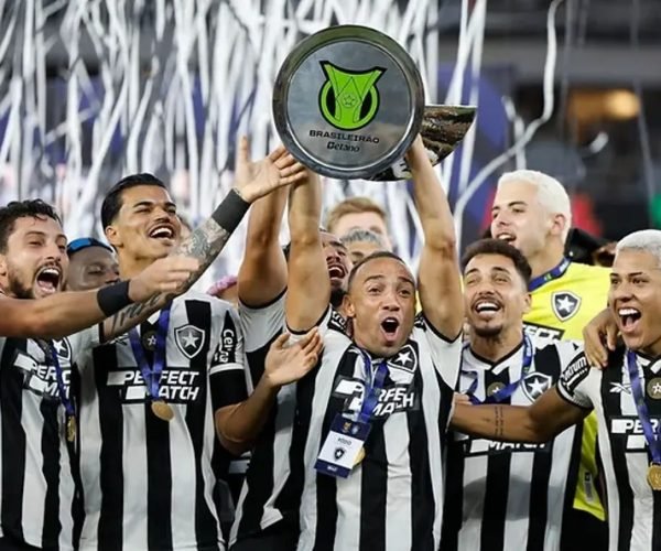 O Botafogo teve indicação para prêmio do melhor time do mundo da temporada 2024 - Foto: Rafael Ribeiro/CBF