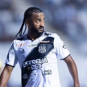 O lateral esquerdo Athur está na mira do América/MG para a temporada 2026 - Foto: Diego Reis