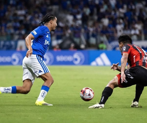 Cruzeiro bate Pouso Alegre no fim, confirma favoritismo e retorna vai à final do Mineiro 2026