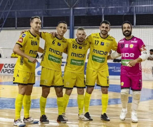 Praia Clube vence Esporte Futuro po 2 a 1 pela Liga Nacional de Futsal - Foto: Bruno Cunha