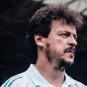 Fernando Diniz é cobrado pela diretoria celeste. - Foto: Gustavo/Aleixo