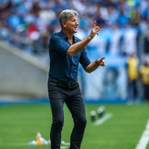 Cruzeiro espera resposta do técnico Renato Gaúcho até esta terça-feira, dia 28. - Foto: Lucas Uebel/Gremio FBPA