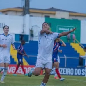 Fernando fez o terceiro gol da raposa diante do Bahia - Foto: Tiago Dias - @tiagodiasfotografia