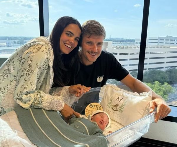 André Baran, ao lado da esposa e do filho Matteo recém nascido - Foto: Arquivo Pessoal do Atleta