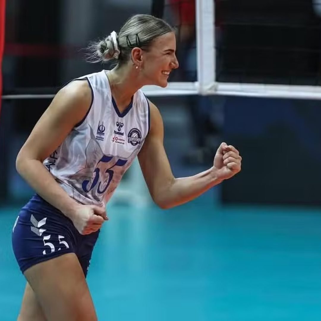 A ponteira búlgara Yardanova é a nova contratação do Praia Clube para reforçar  equipe feminina de vôlei - Foto: Reprodução/Instagram da atleta